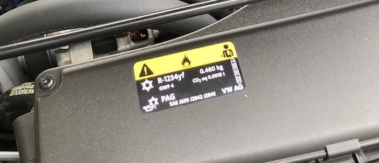VW Golf R refrigerant label