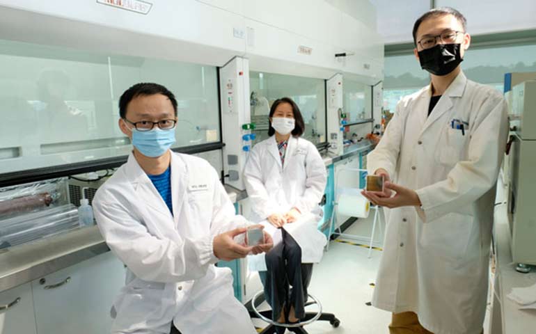 From left: Dr Meng Yun, Dr Long Yi and Dr Wang Shancheng