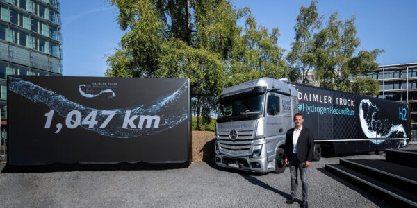 Mercedes-Benz pushes the range envelope with hydrogen and electric trucks